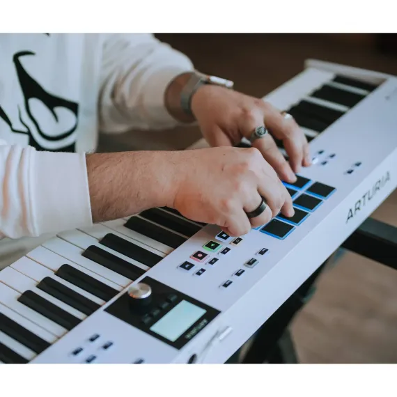 Arturia KeyLab Essential 88 mk3 White