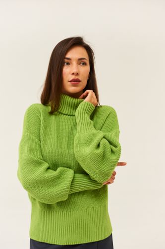 Свитер укороченный