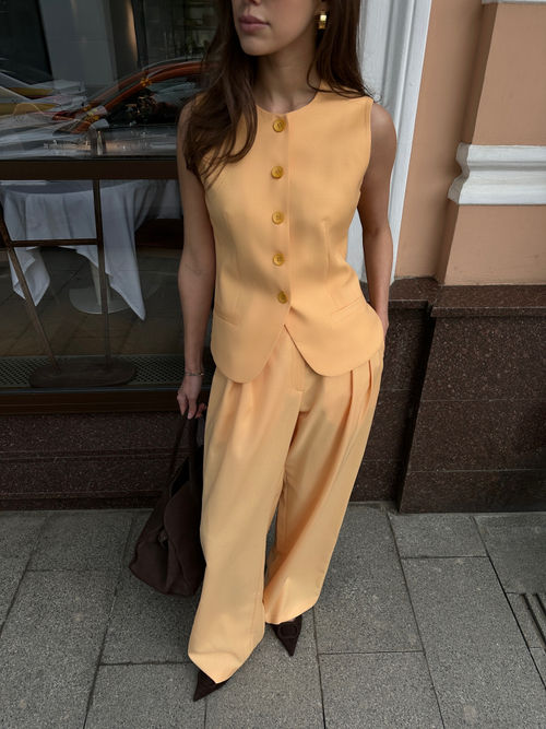 Жилет из тонкой шерсти удлиненный канарейка