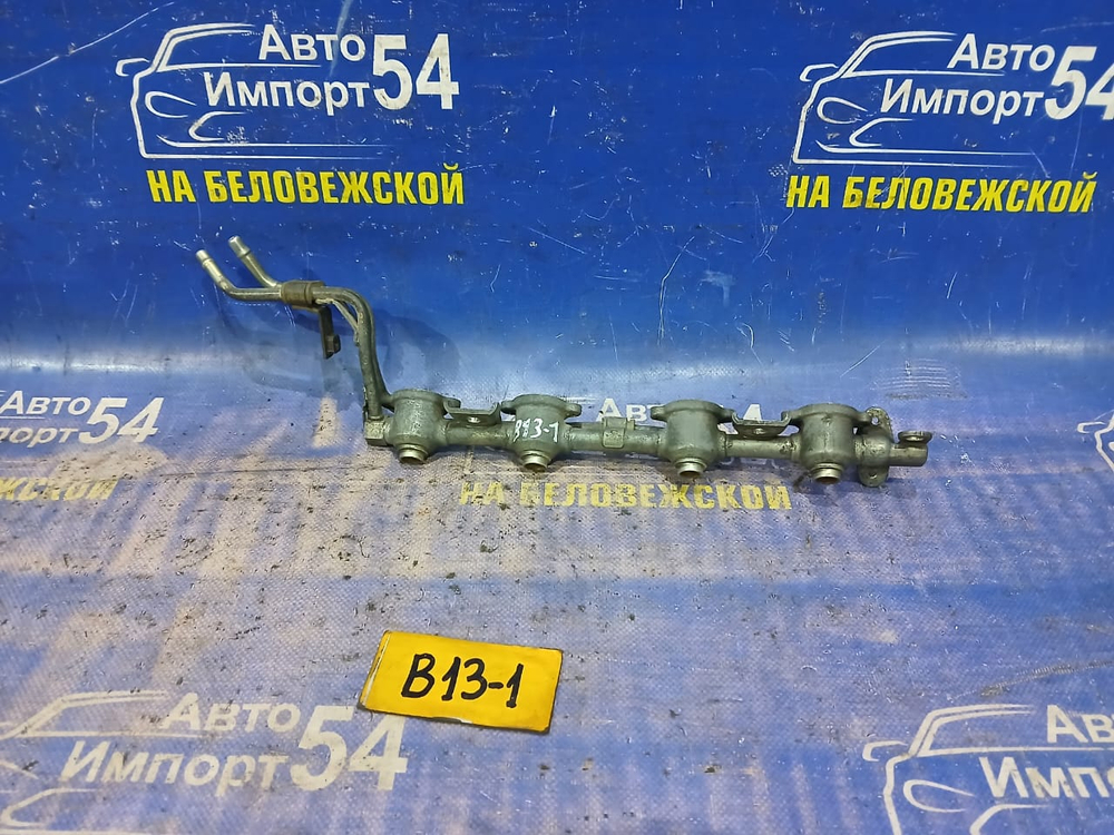 Топливная рейка NISSAN SUNNY 1990