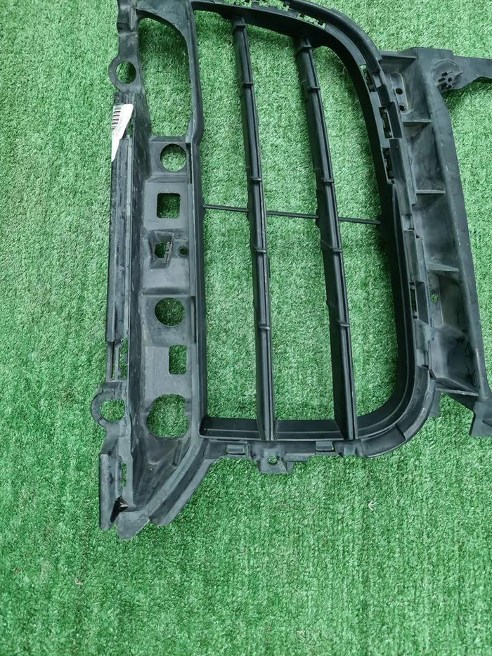 Решетка перед. бампера Porsche Cayenne 958 (14-18)