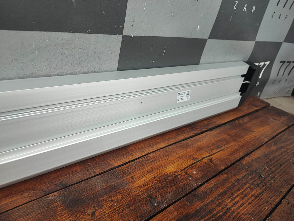 Подножка Volkswagen Touareg 3 18-нв Новая Оригинал 761071691