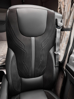 Чехлы Люкс DAF XF 106 (экокожа, черный цвет, черная вставка)