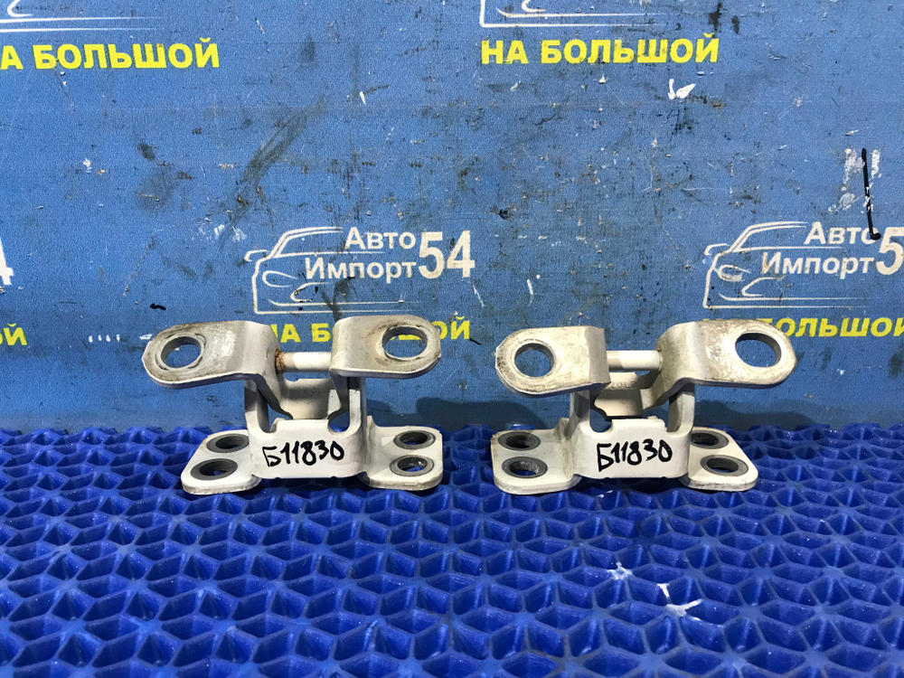 Петля багажника TOYOTA RAV4 2005-2016