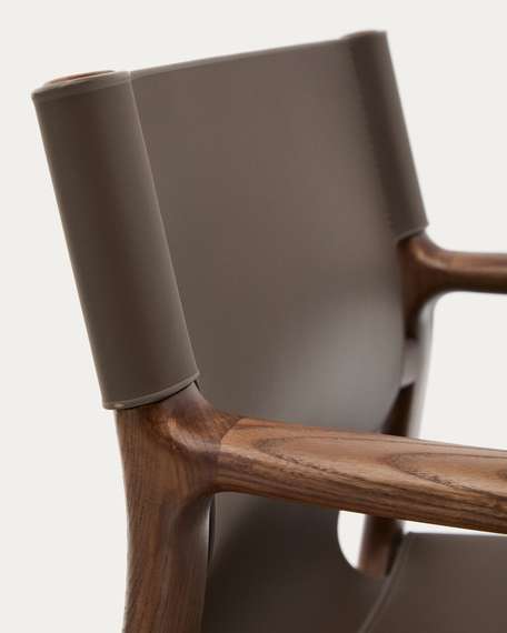 Стул Jan из переработанной кожи темно-коричневого цвета и ясеня в ореховом цвете