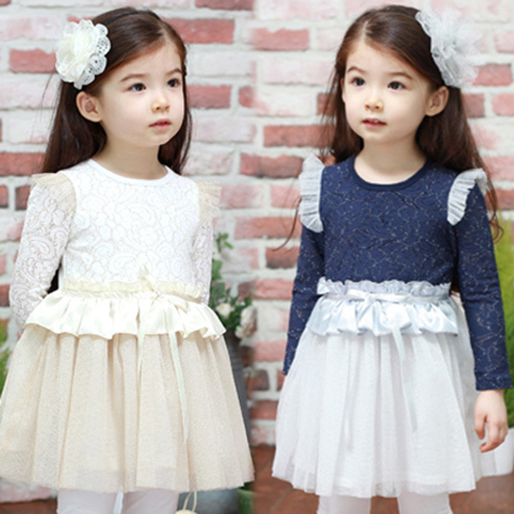 Платье детское с кружевным верхом и многослойной юбкой