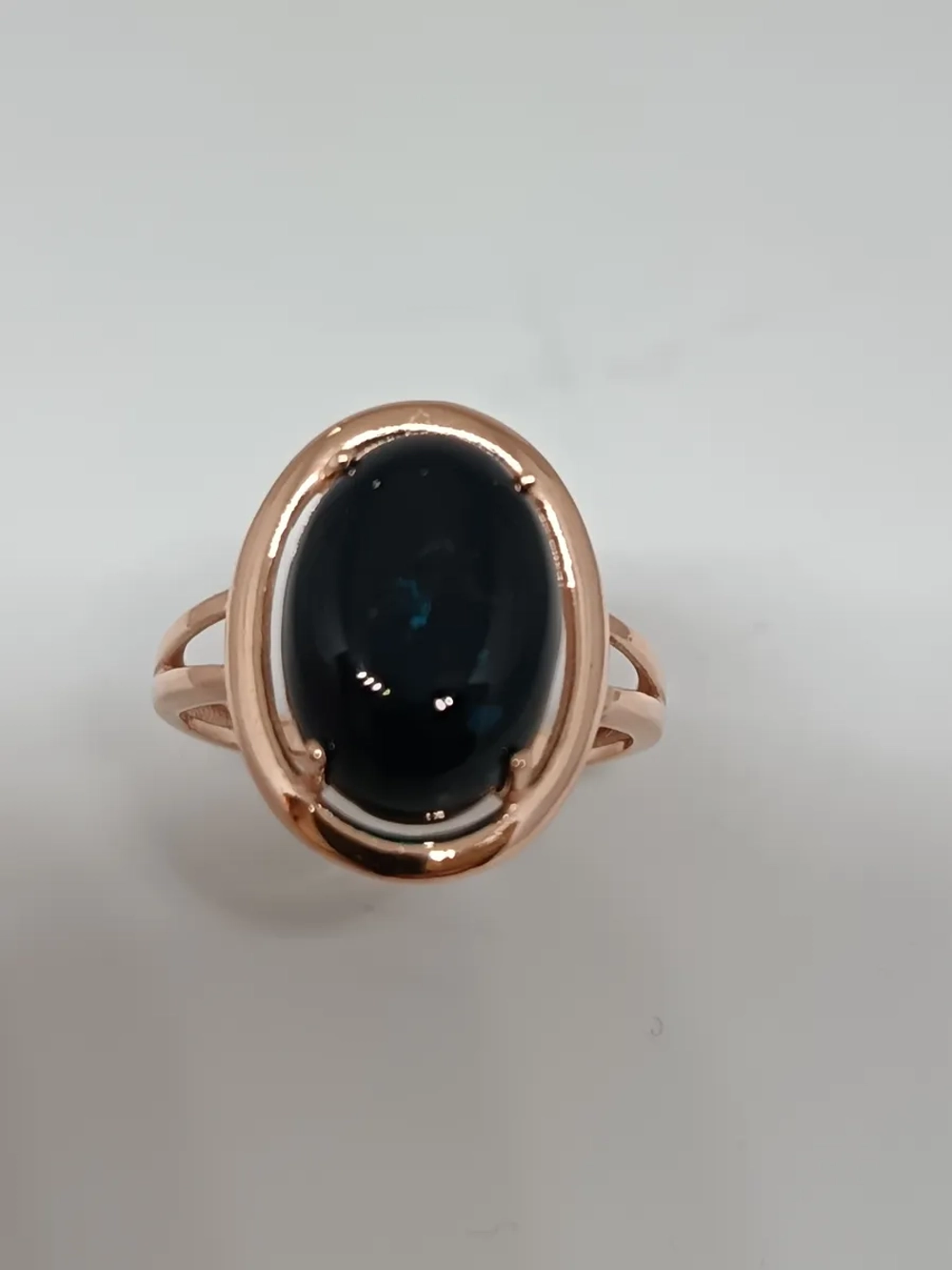 Кольцо бижутерное с синим янтарем