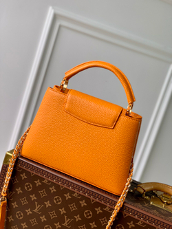 Louis Vuitton Capucines BB