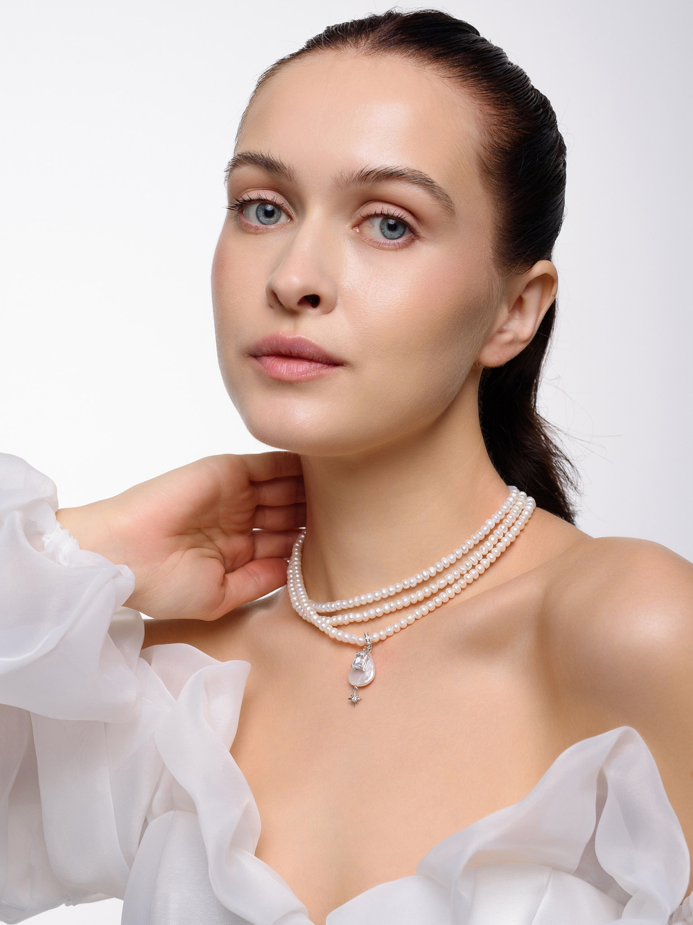 Колье "Celebrity white" Silver