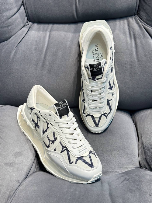 Кроссовки Valentino