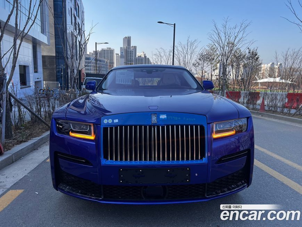 Rolls-Royce Ghost 2 Generation 6.7 V12 Черный Badge (11.2022)