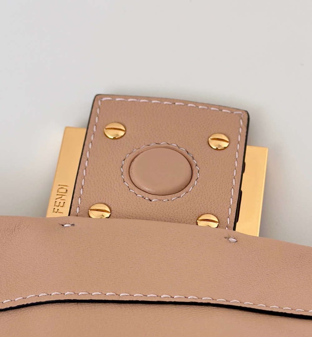 Fendi Medium Mamma Baguette 26 cm