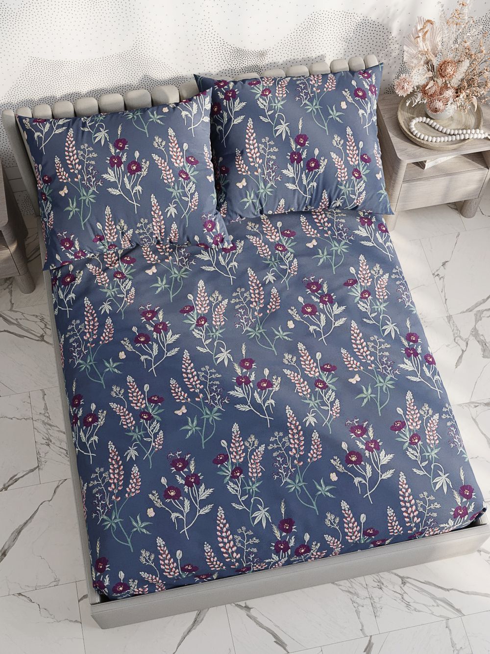 Постельное белье "Люпин" евро   наволочки 50х70 2шт Простынь на резинке 180х200 см  Пододеяльник 200х215 см  Сказка сатин