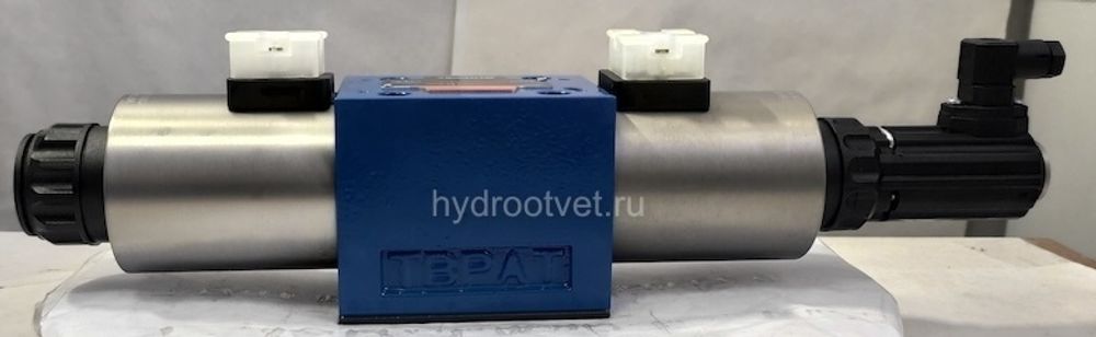 4WRE10E25-2X/G24K4/V - Пропорциональный распределитель с обратной связью по положению золотника без встроенной электроники Ду10, номинальный расход 25 л/мин, схема E
