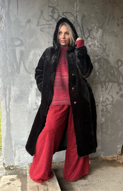 Шуба /черная с капюшоном /эко мех