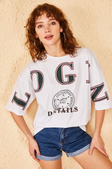 Qadın üçün geniş ölçülü ağ t-shirt LOGİN 10501023