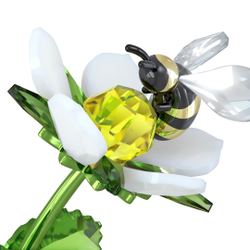 IDYLLIA:FROG BEE AND STRAWBERRY