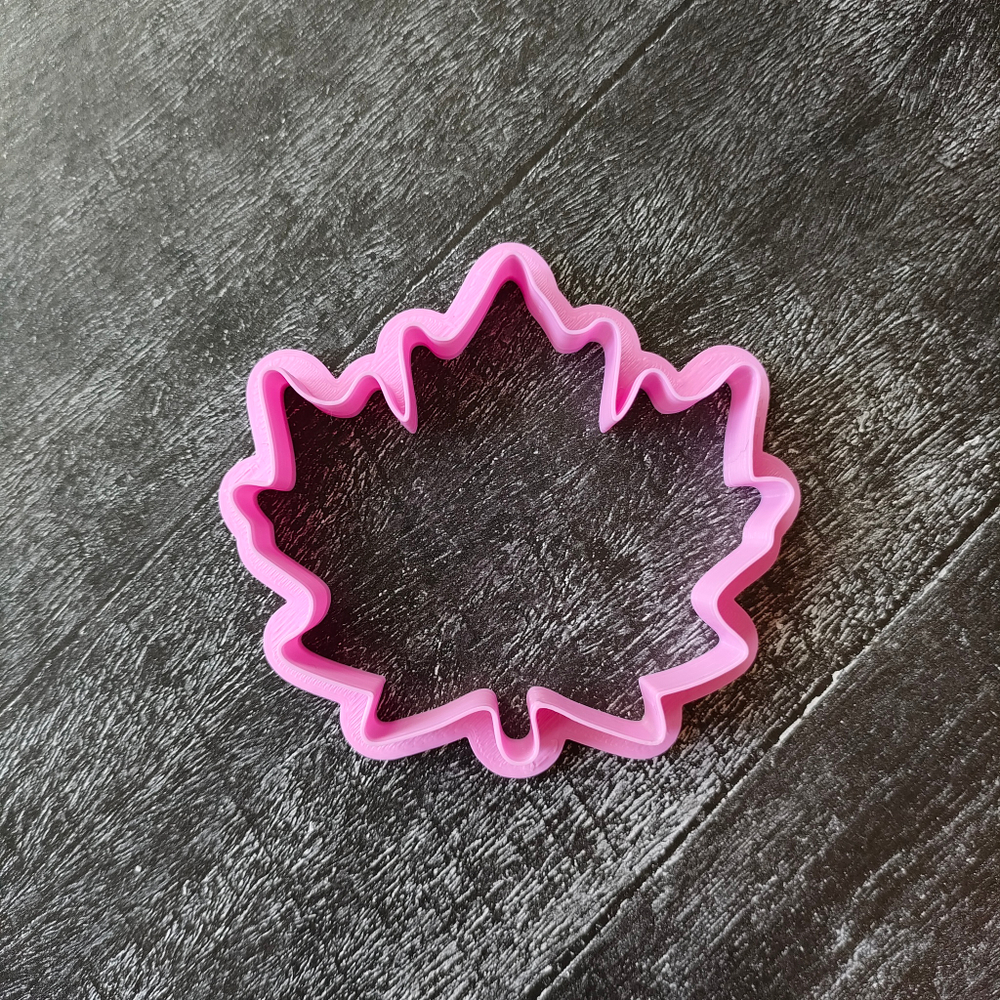 Лист кленовый №4