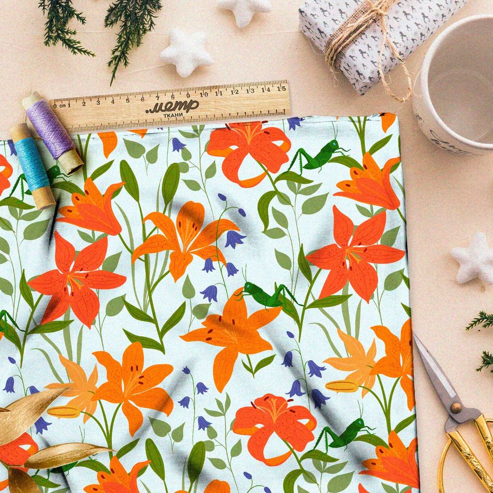 Ткань таффета красные лилии и мелкие колокольчики