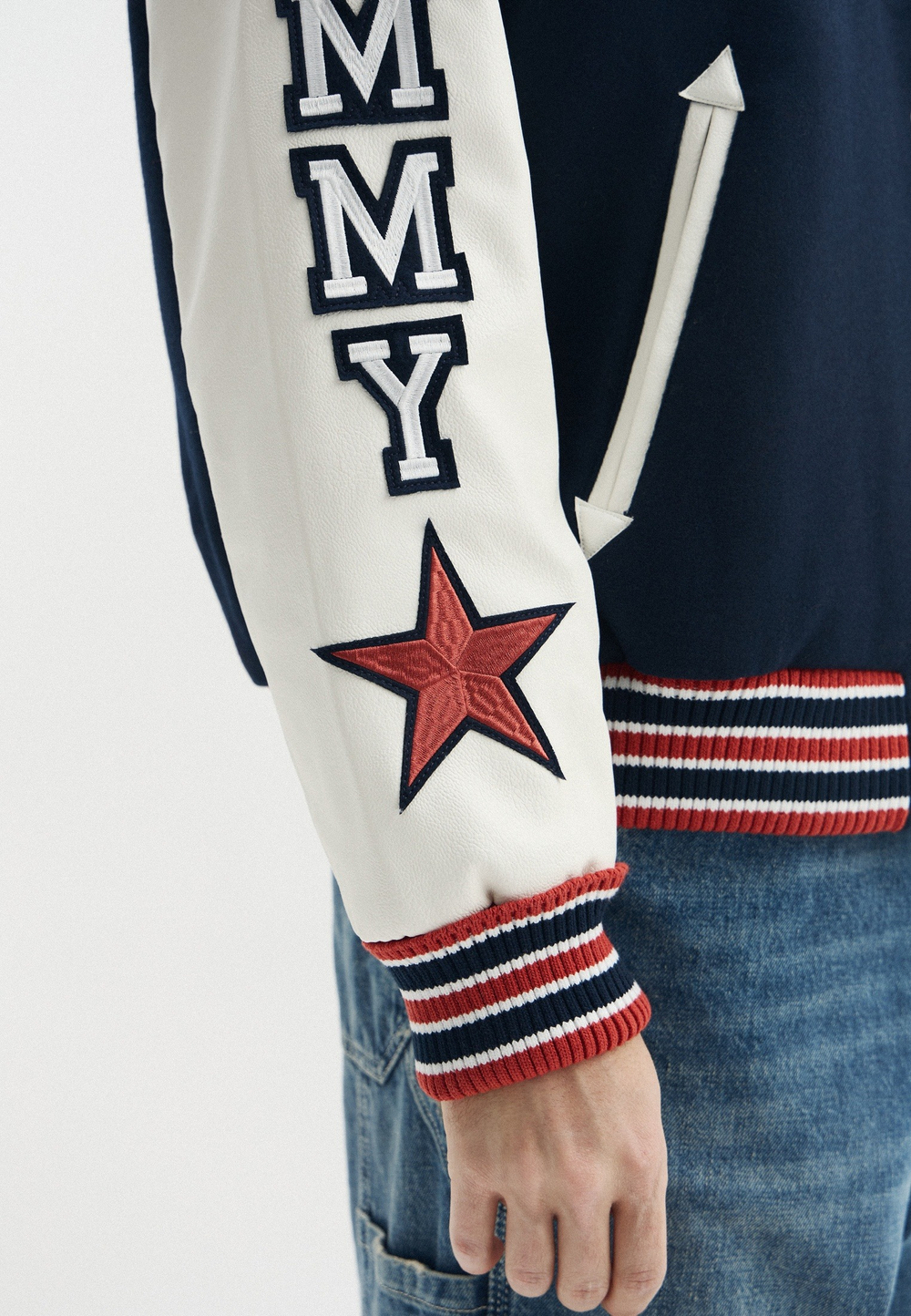 Куртка утепленная мужская TOMMY JEANS VARSITY BADGE JACKET