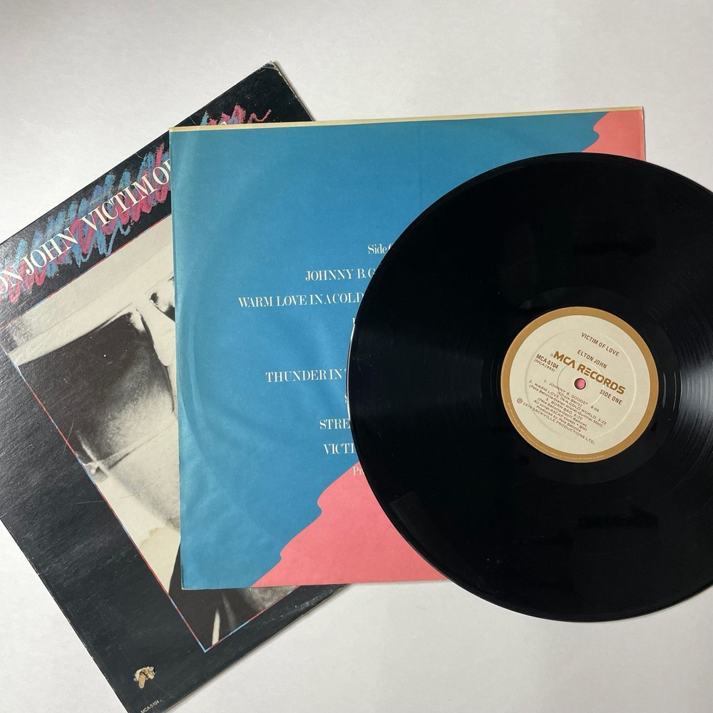 Винтажная виниловая пластинка LP Elton John Victim Of Love (Canada 1979)