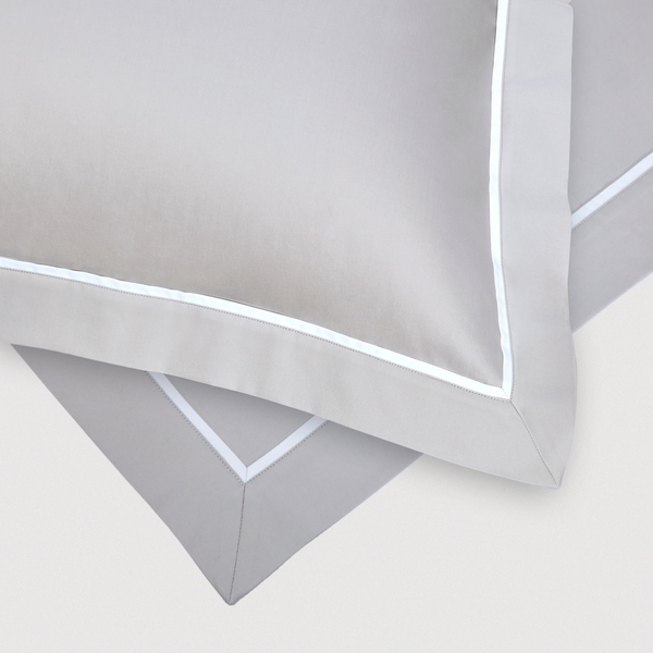 Постельное белье 2 спальное евро Сlaire&Caroll George серое с белым кантом