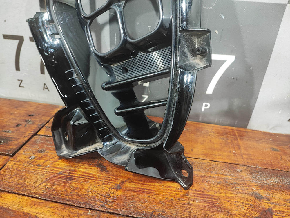 Накладка ПТФ левая Kia Sorento 3 Prime (UM) 17-20 Б/У Оригинал 86525C5520