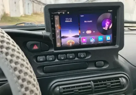 Магнитола для Chevrolet Niva, Lada Niva Travel (любая комплектация, цельная рамка) - Teyes SPRO+ на Android 10, ТОП процессор, 4Гб+32Гб, 4G SIM-слот