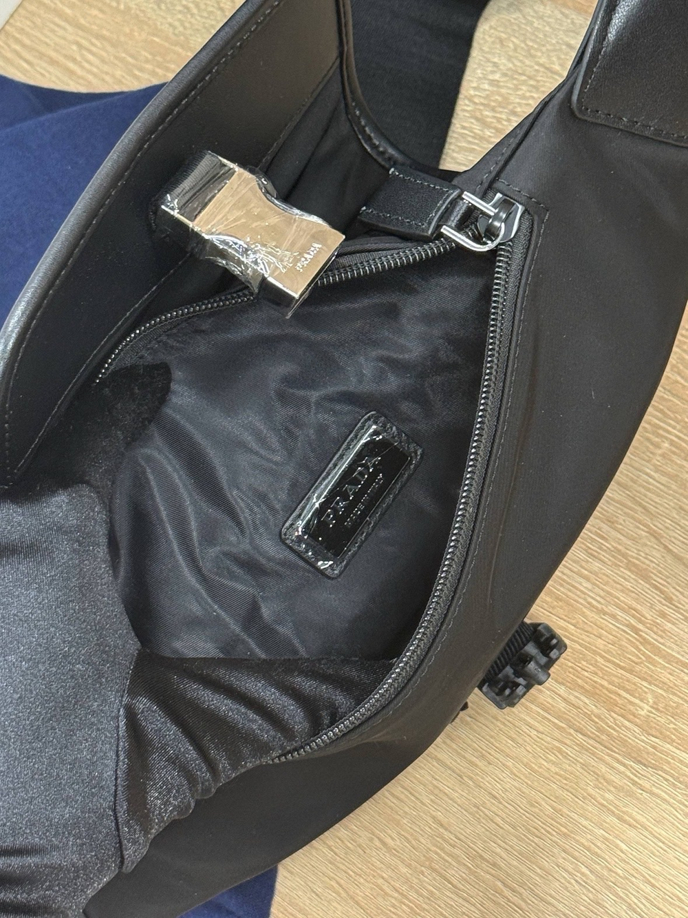 Поясная-нагрудная сумка Prada