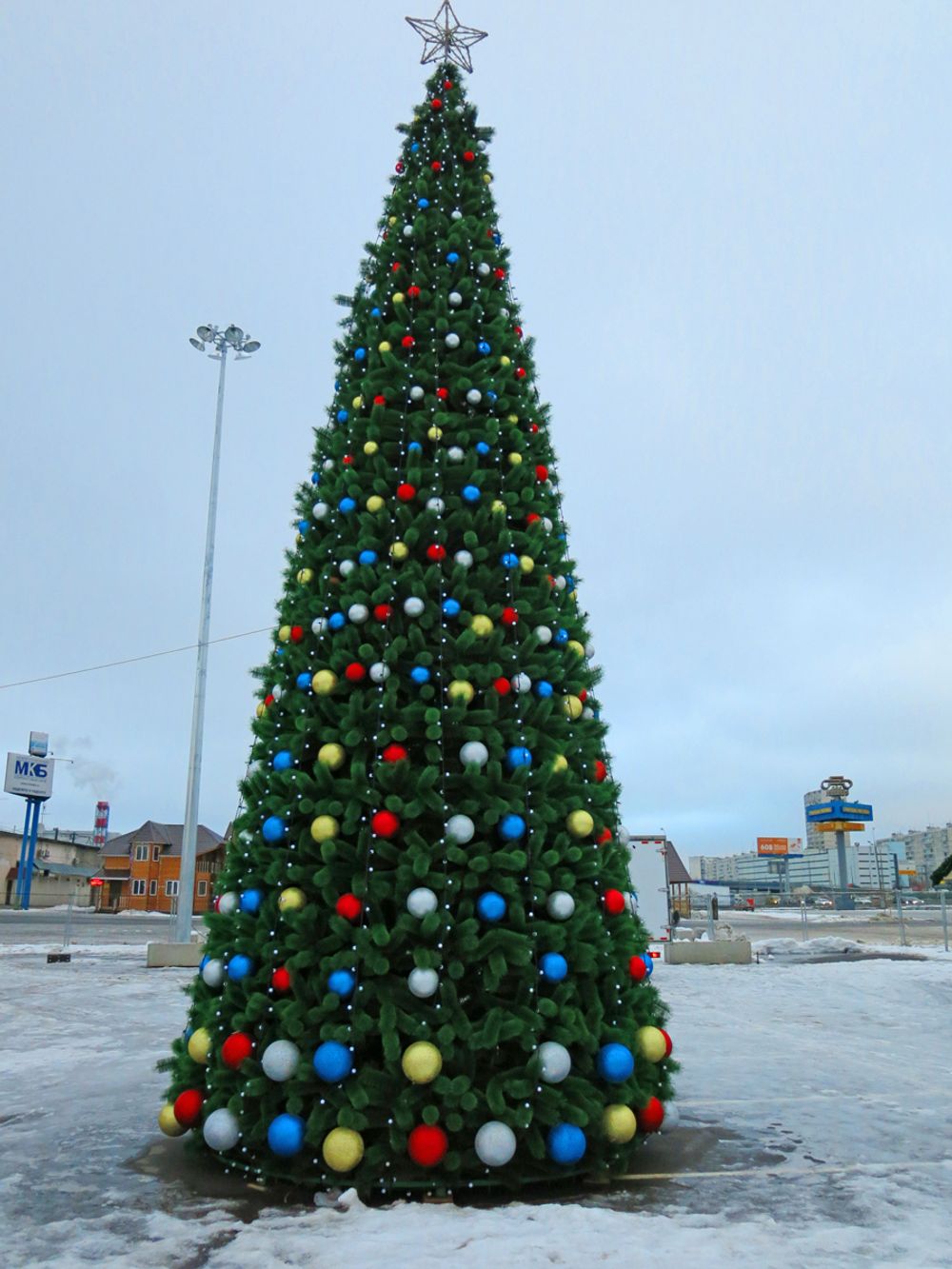 Уличная елка каркасная "Уральская сосна" (Леска) 5 м