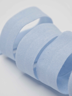 Бейка эластичная нежно-голубая матовая ширина 15 мм