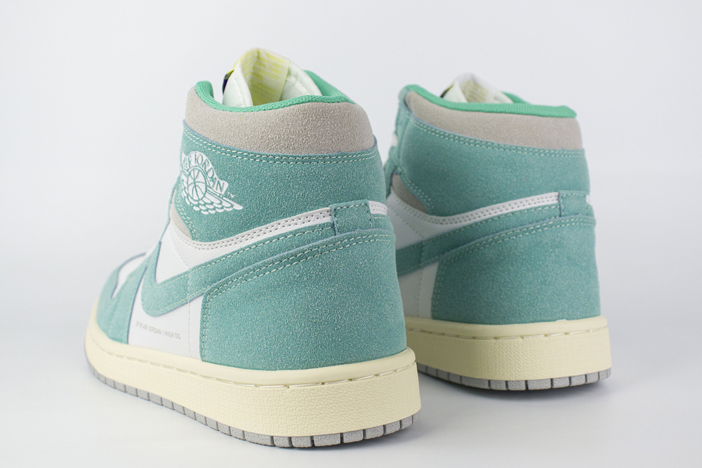 Кроссовки Nike Air Jordan 1 Mid Wmns Mint
