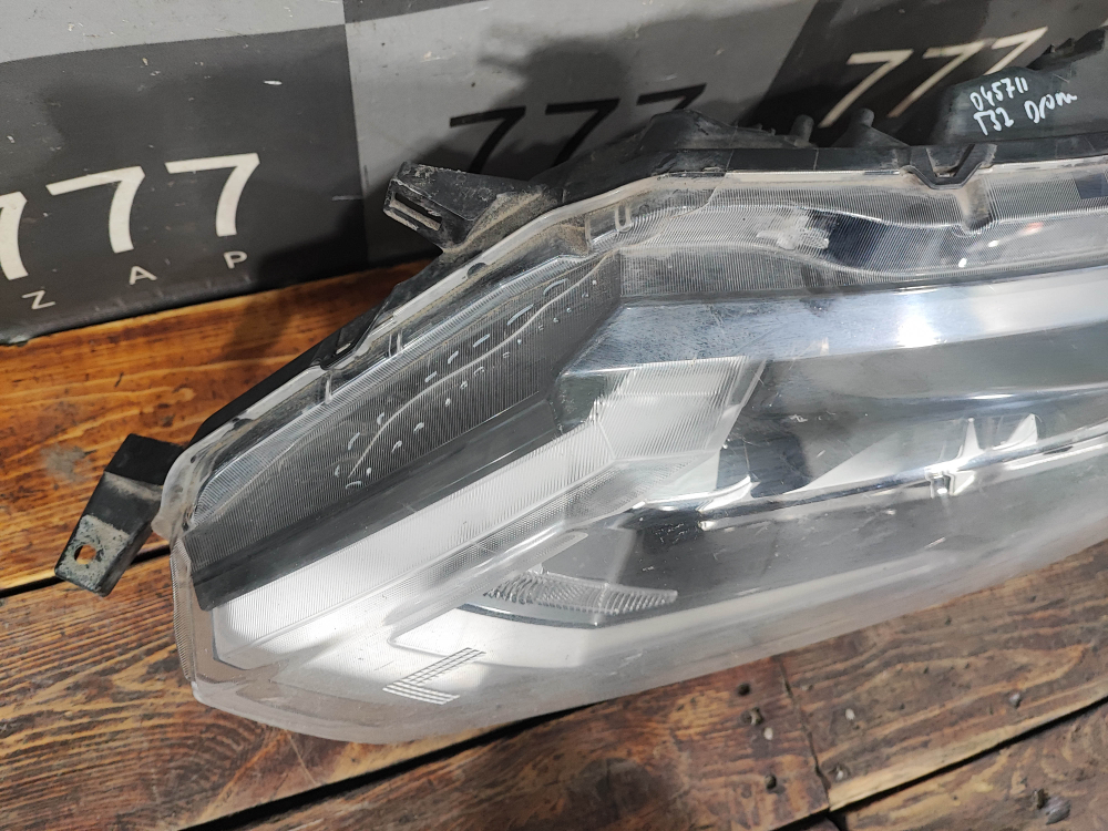 Фара левая LED с дефектами Nissan X-Trail 3 (T32) 17-23 Б/У Оригинал 260606FP8B