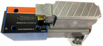 4WRPEH10C5B100L-2X/G24K0/F1M - Сервораспределитель Ду10 с обратной связью по положению золотника и встроенным усилителем (OBE), номинальный расход 100 л/мин, характеристика L - линейная, схема C5, сигнал управления F1 = 4...20 mA