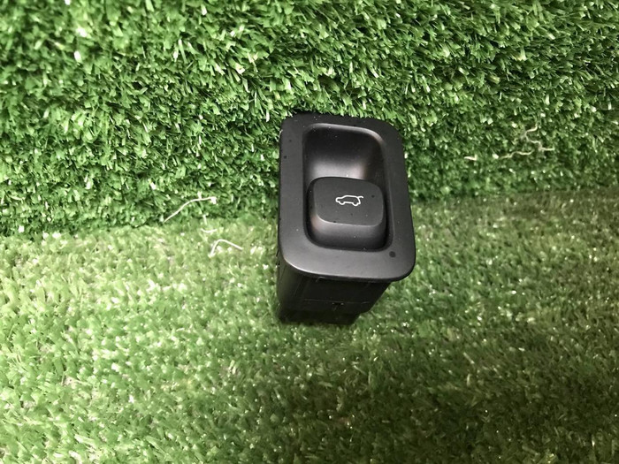 Кнопка открывания багажника EXEED RX (2023-н.в.)