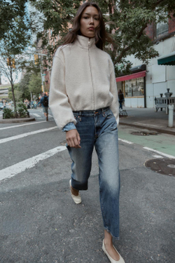 ZARA КУРТКА ИЗ БУКЛЕ С ВОРОТНИКОМ-СТОЙКОЙ, ЭКРЮ