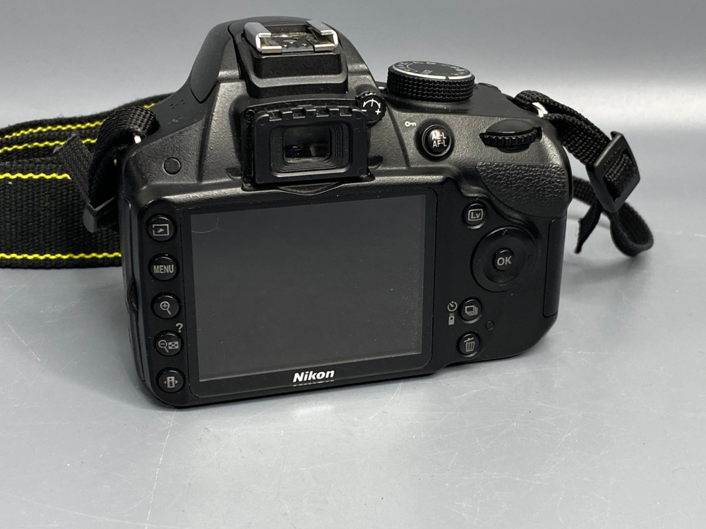 Nikon D3200 Body 14.200 кадров