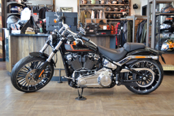Harley-Davidson BREAKOUT 117 (Vivid Black) 2024