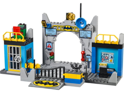 LEGO Juniors: Оборона Бэтпещеры 10672 — Batman – Batcave — Лего Джуниорс Подростки