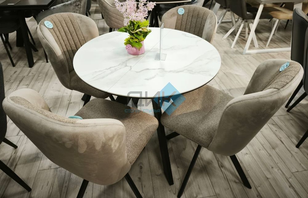 Стул DikLine 299 поворотный опоры чёрные