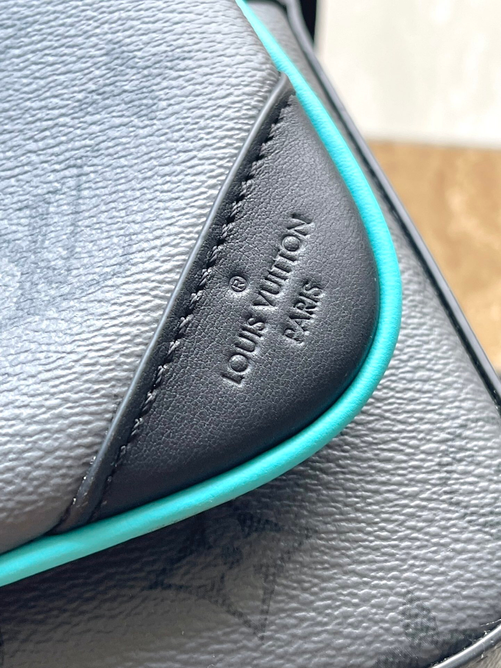 Louis Vuitton Trio Messenger