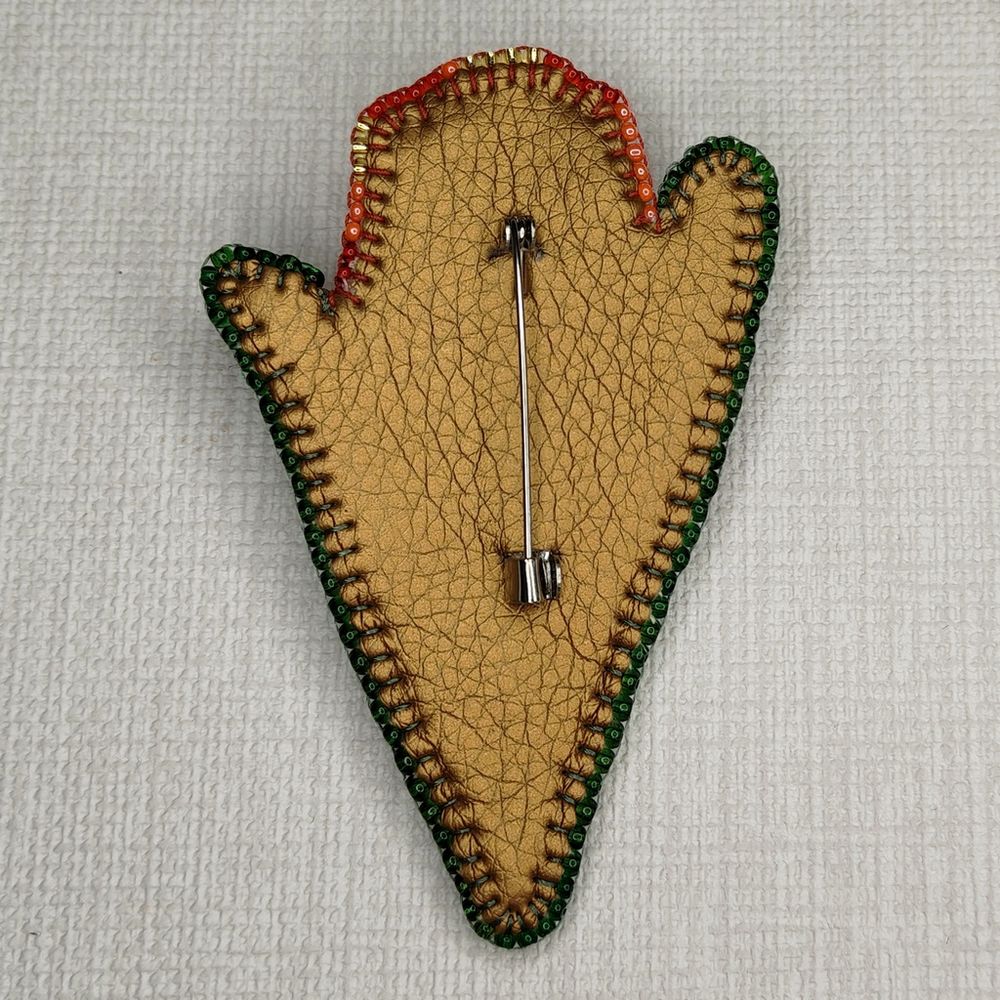 Авторская брошь Тюльпан