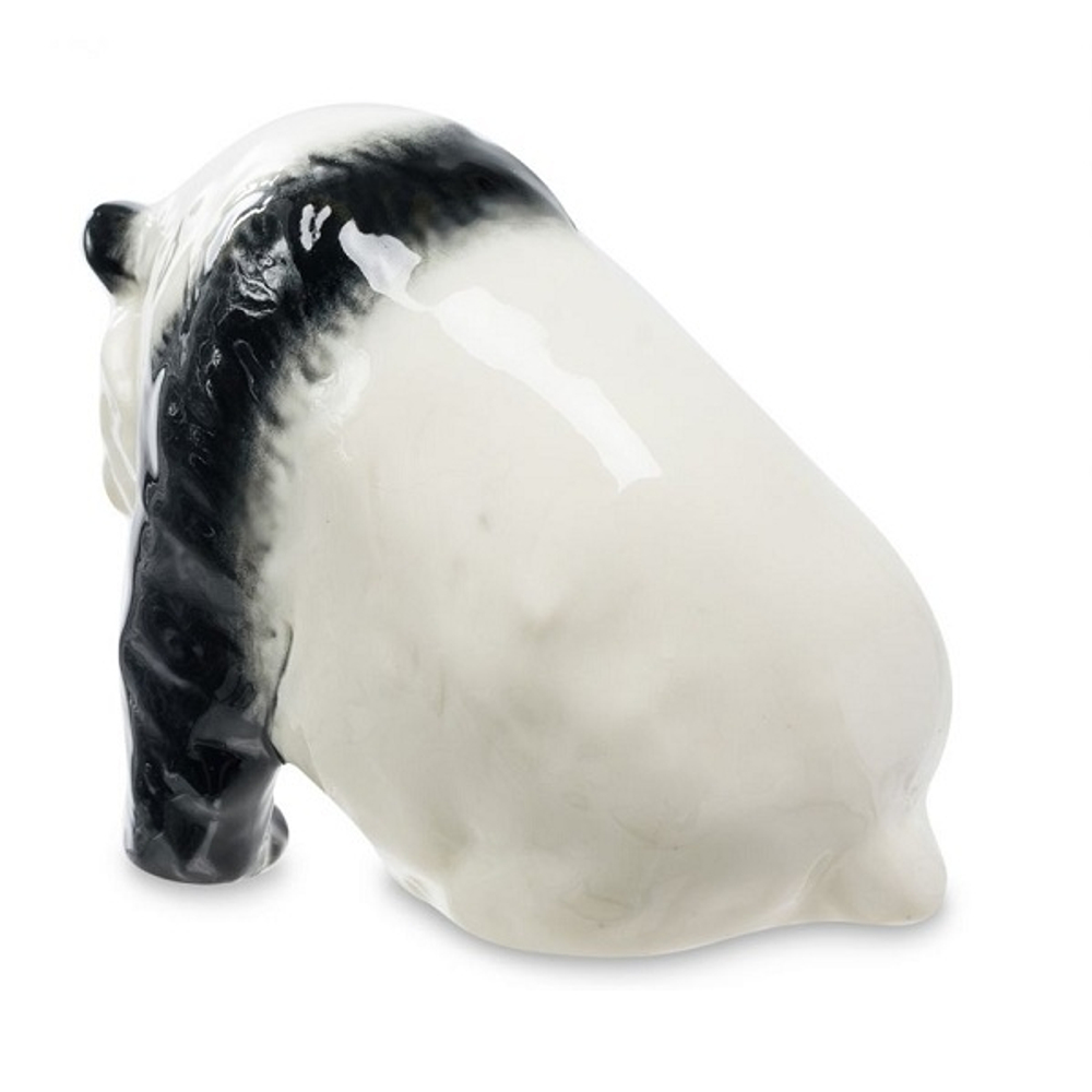 Панда с бамбуком