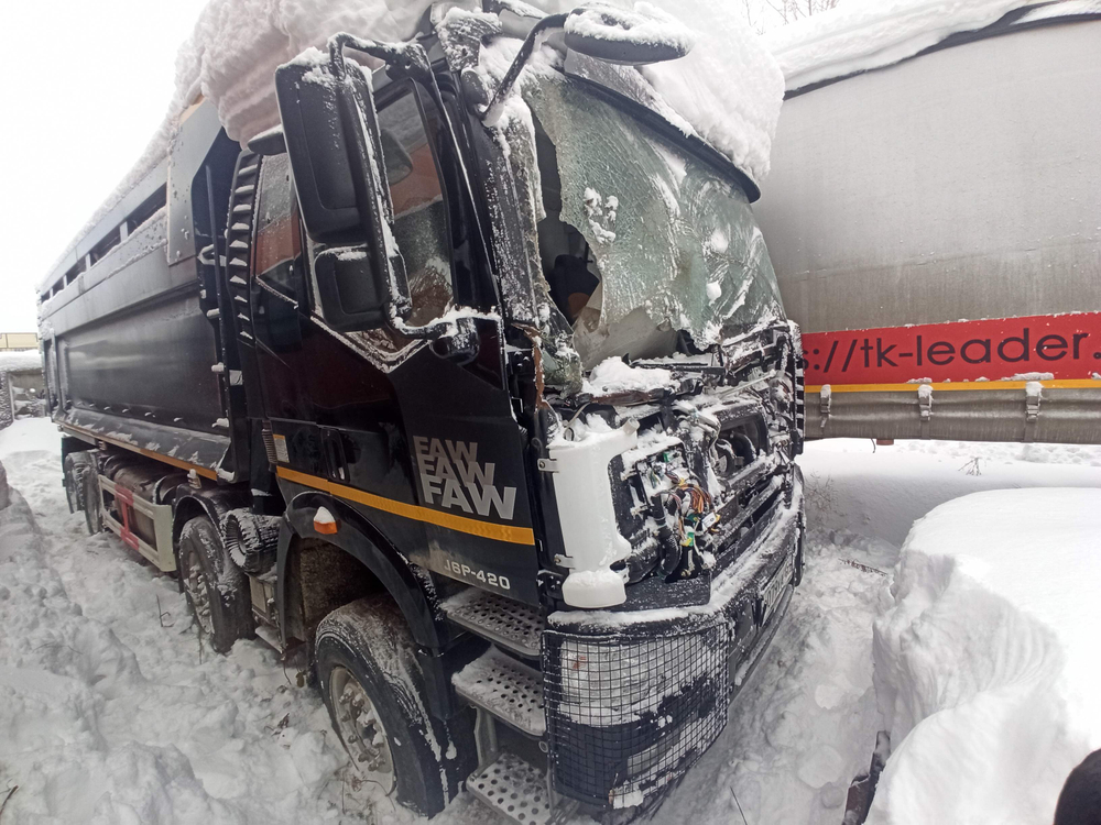 FAW J6 8x4 Самосвал СА3310Р66K24T4E5 (Дизельный, 11,1 л, 420 л.с., МТ)