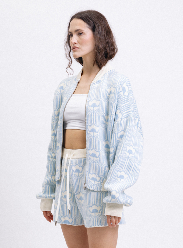 Бомбер с цветочным орнаментом