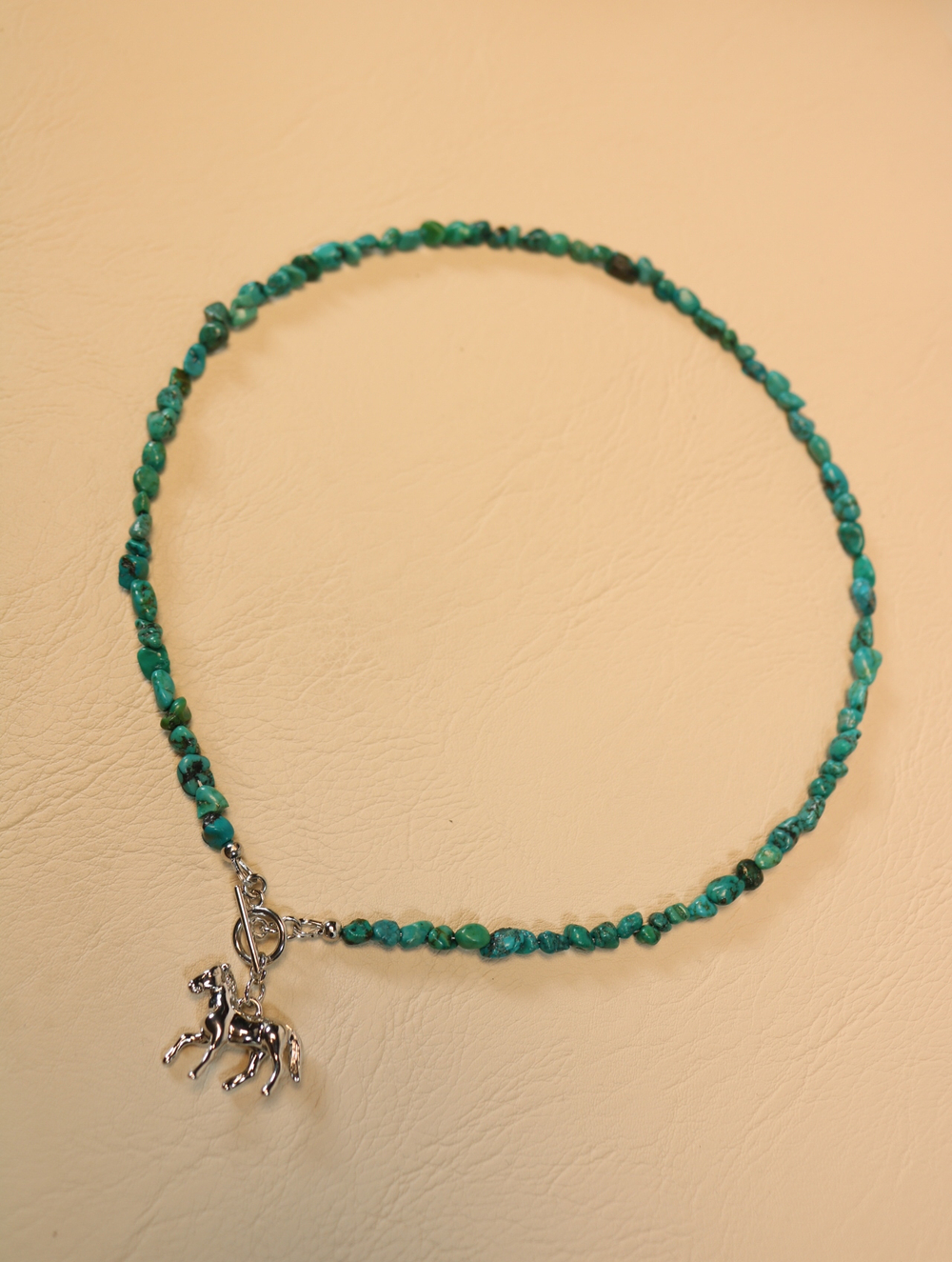 Чокер-колье из натуральной бирюзы «Бирюзовый галоп удачи»