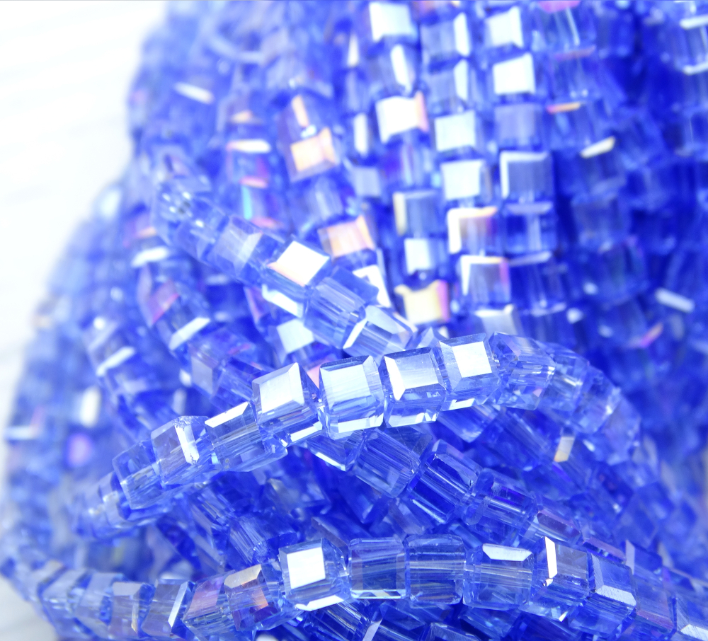 БВ017ДС3 Хрустальные бусины квадратные, цвет: светло-голубой AB прозрачный, 3 мм, кол-во: 63-65 шт.