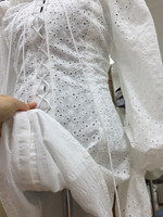 Платье со шнуровкой из шитья на подкладе