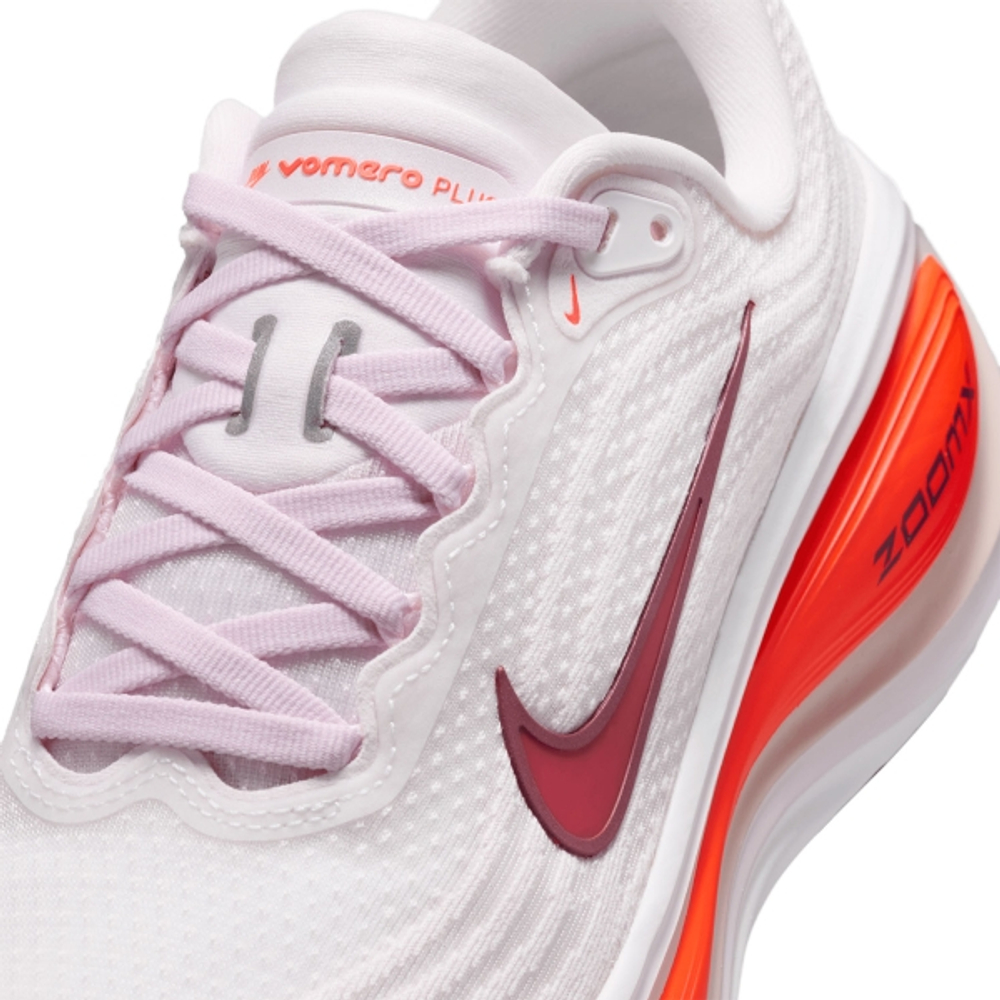 Женские Кроссовки для бега Nike VOMERO PLUS - PEARL PINK/TEAM CRIMSON/SILT RED