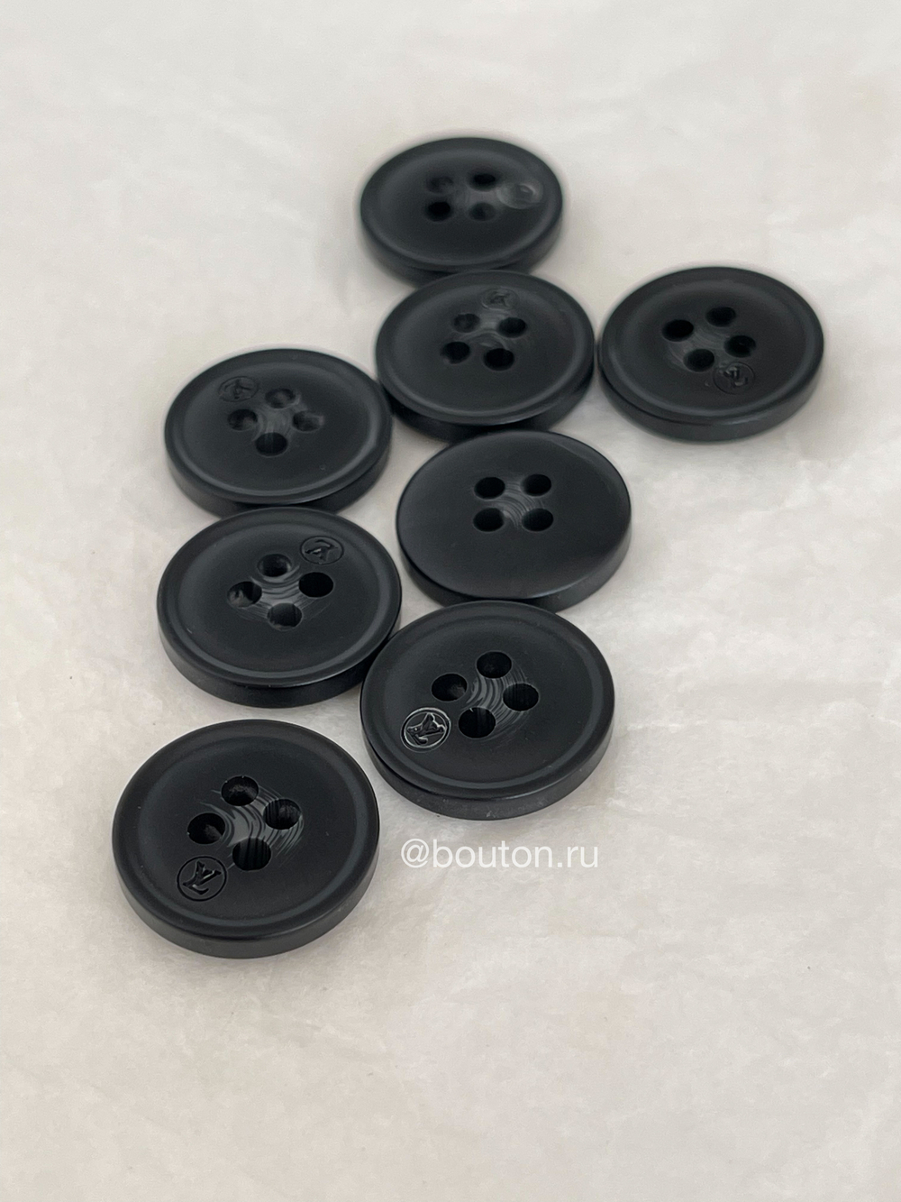Пуговицы ЛВ на прокол 15 мм черные